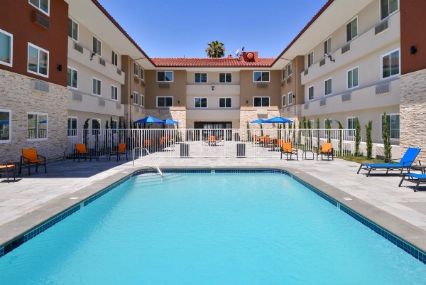 Holiday Inn Express Santa Rosa North image 2