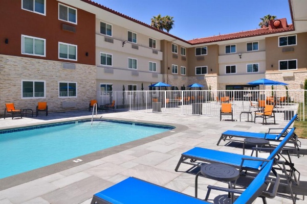 Holiday Inn Express Santa Rosa North image 9
